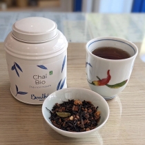 🍂 Pour préparer l'arrivée de l'automne dégustez une tasse de notre délicieux thé Chaï Bio. 🫚🌶️🍵
À préparer en infusion classique dans de l'eau ou en Chaï Latte ! 😋